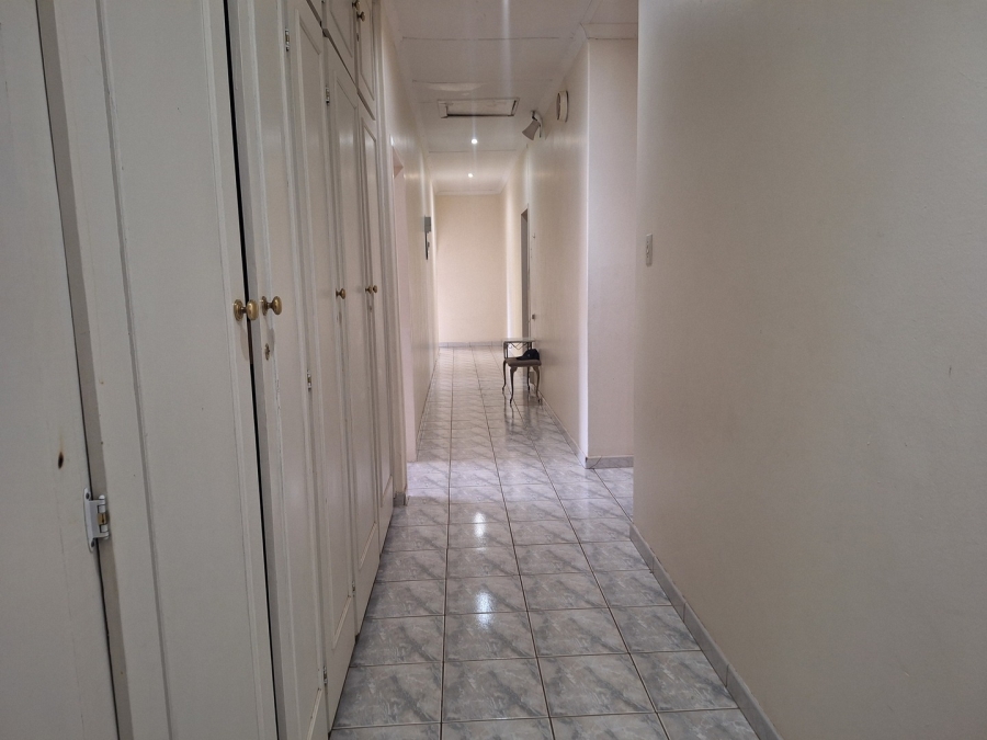 5 Bedroom Property for Sale in Mohadin North West